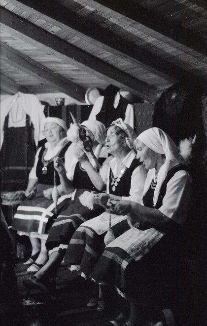 Traditional housewives singing